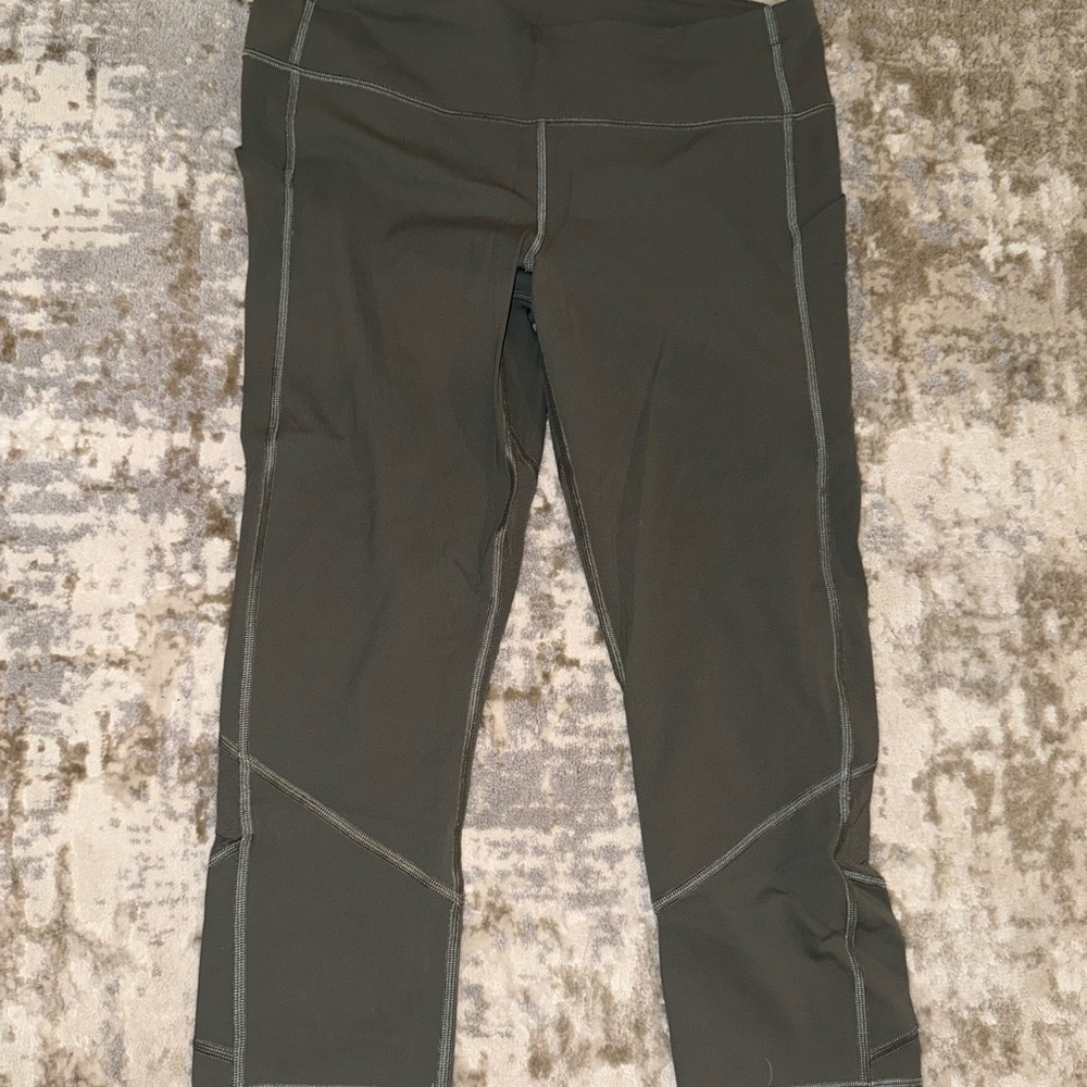 Olive Lululemon Pace Rival 22” Crop Leggings Size 10